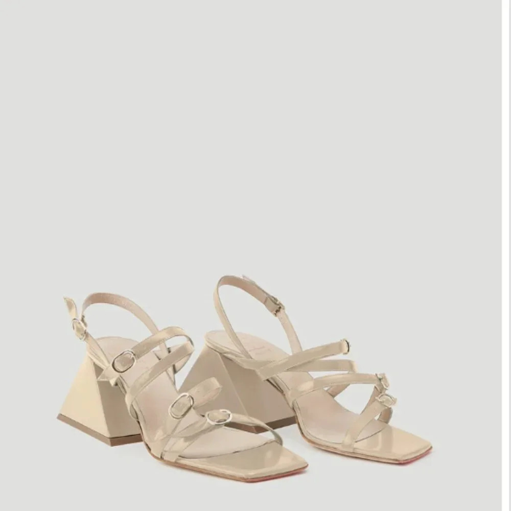 NEW Mavette Deco Amalfi Sandals Size 7 37